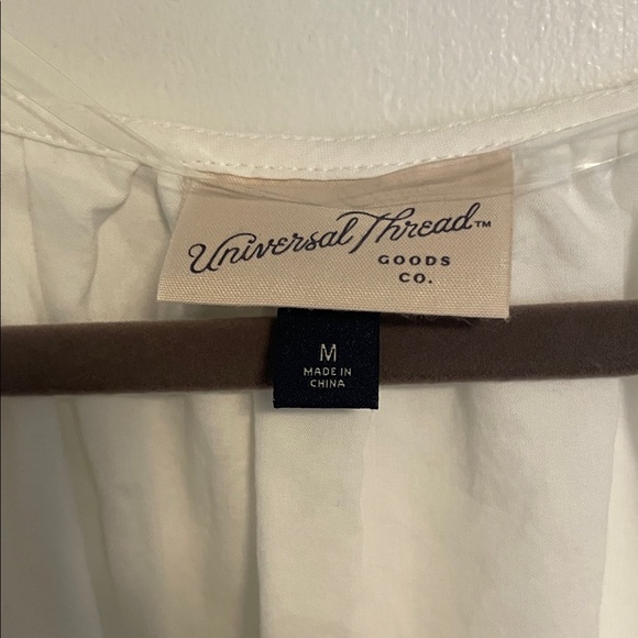 Universal Thread White V-Neck Blouse - Picture 7 of 8